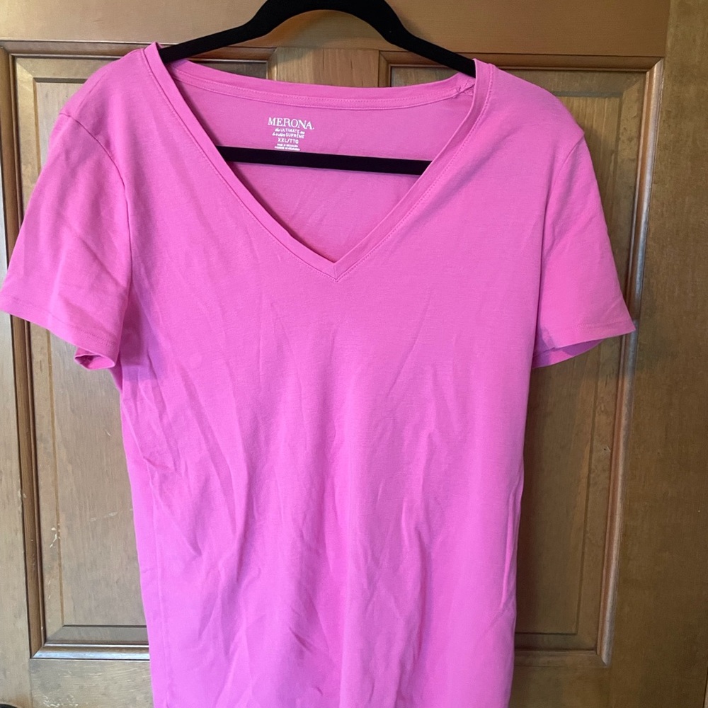 Merona Ultimate Tee V-Neck 100% Cotton T-Shirt in Bright Pink